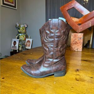 Women’s Cowboy Boots Sz 6